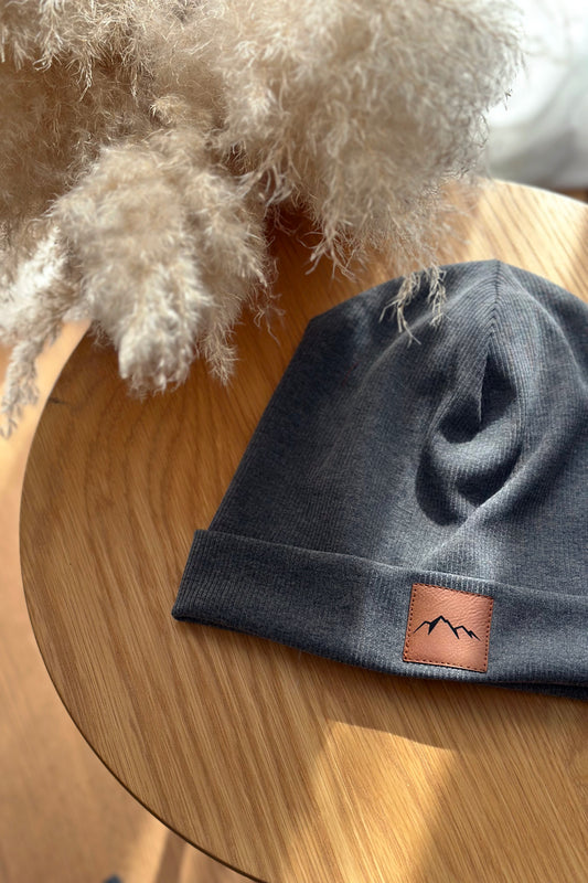 Beanie Dark Grey "Mountain"